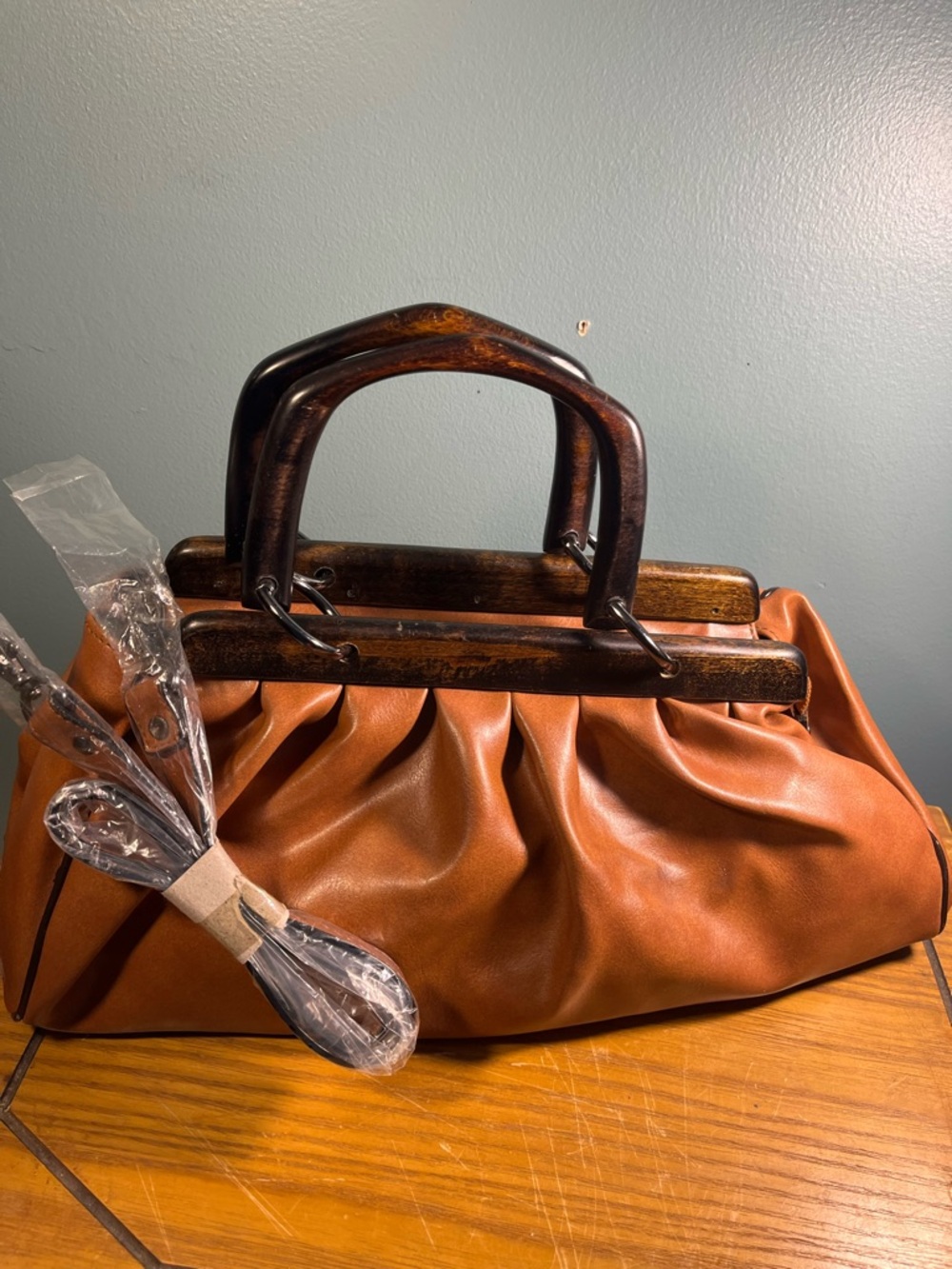 Women’s brown Faux leather Doctor’s Satchel handbag with zipper/wood Handles